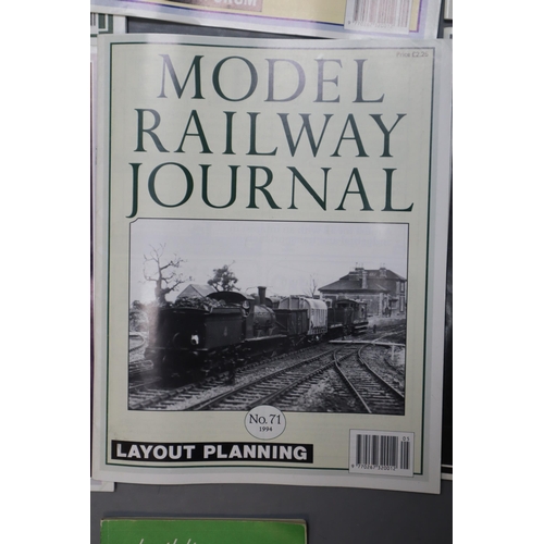 847 - Railway modeller journal editions 70 to 139 less 124 & 134 plus Gordon Gravett 7mm modelling, Mo... 