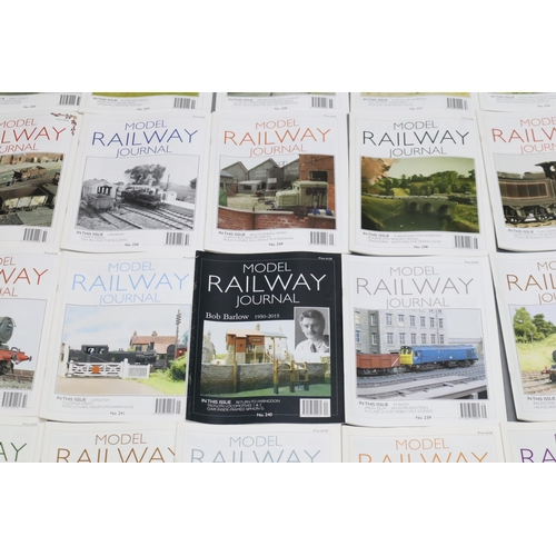 853 - Railway modeller journal editions 200 to 270 inclusive plus Edward Beal railway modelling in miniatu... 