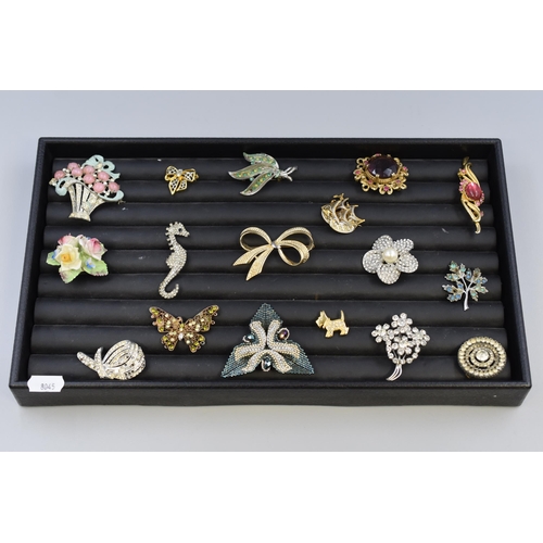 272 - Mixed Selection of Vintage Brooches, includes Bow Design, Flower Design and Leaf Design