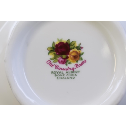 377A - A Thirty-One Piece Royal Albert Old Country Roses Dinner Service. Includes Six Dinner Plates, Six So... 