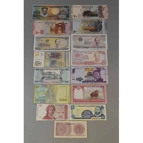 121 - Selection of Various Uncirculated Worldwide Banknotes. Includes Nicaragua, Croatia, Vietnam, Yugosla... 