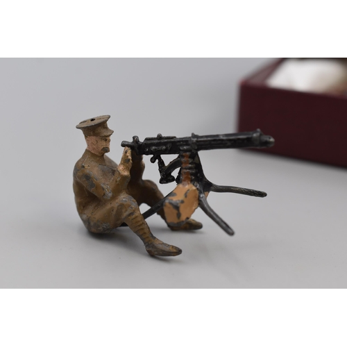 162 - Five Vintage Britains Lead Figures of Machine Gunners in an Armies of the World Box