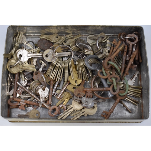 267 - Large Selection of Vintage Keys