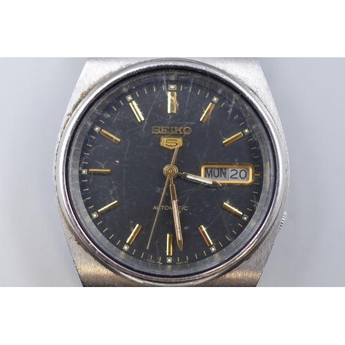 55 - Seiko 5 Automatic Day / Date Gents Watch (Working)