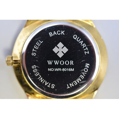 60 - WWOOR Quartz Gents Gold Tone Watch