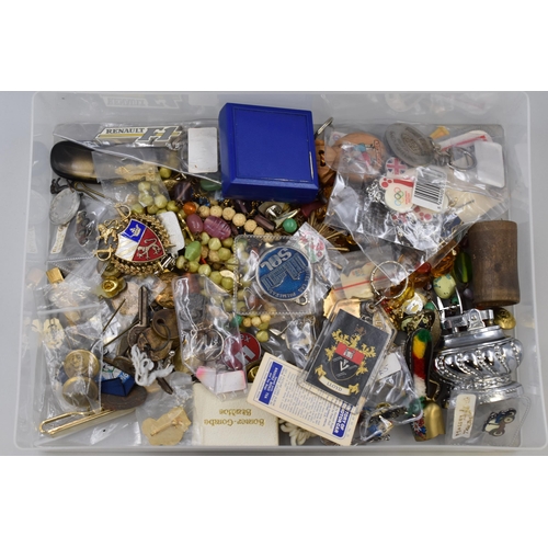 182 - Mixed Selection of unsorted Jewellery, Badges, Keyrings and More