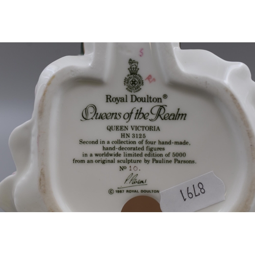 229 - Royal Doulton Queens of The Realm Queen Victoria Figure (HN 3125) 8