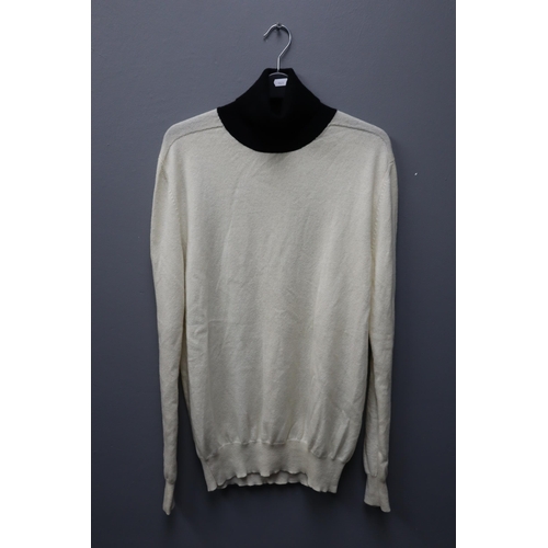 501 - Alexander MQUEEN Wool and Cashmere Gents Roll Top Jumper (Size M)