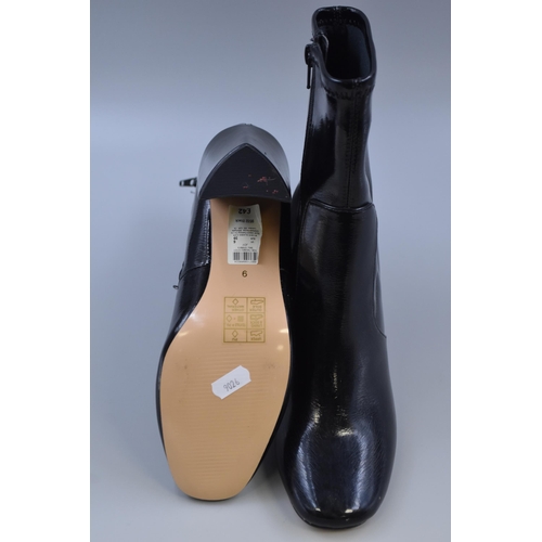 573 - Pair of Ladies Size 6 Patent Leather Black Boots