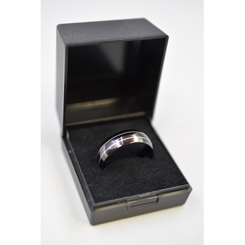 64 - Mens Tungsten Carbide Ring (Size W), in Presentation Box