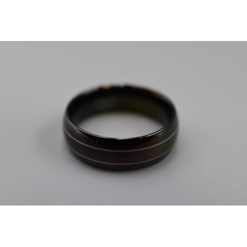 64 - Mens Tungsten Carbide Ring (Size W), in Presentation Box