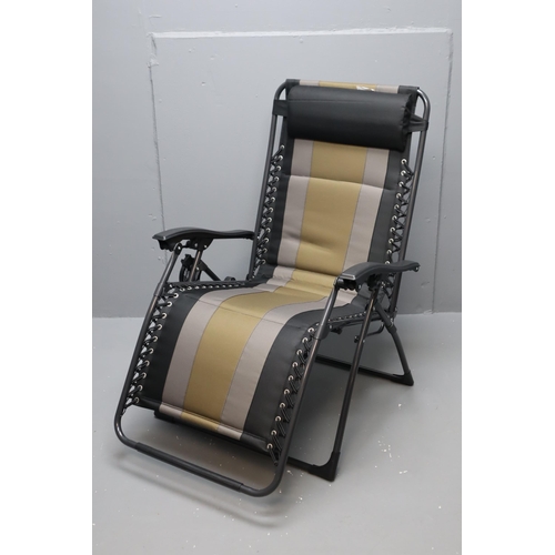 365 - A Padded Zero Gravity Sun Lounger Chair