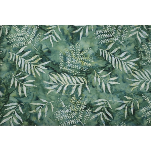 560 - Approx. 12mtrs of Green Leaf coloured Tonga Patterned Quality Fabric