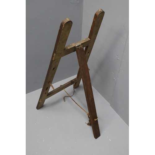 710 - A Vintage Wooden Adjustable Artist's Easel, Approx 34