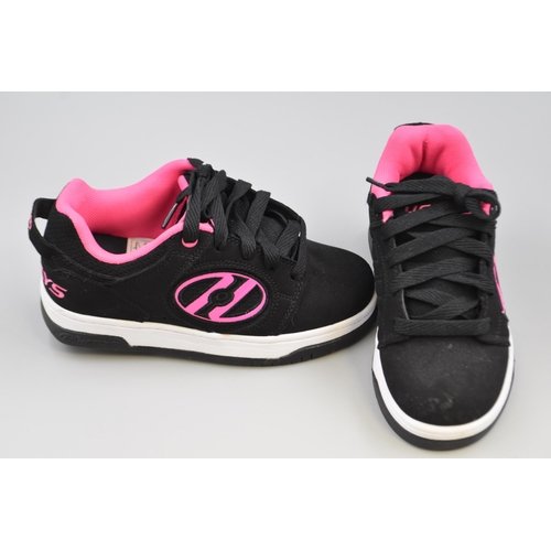 788 - Pair of Heelys (Size 13)