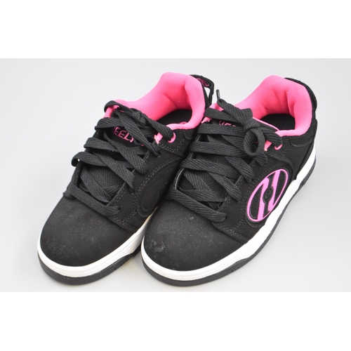 788 - Pair of Heelys (Size 13)