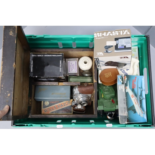 859 - Mixed Selection including Camera, Boeing Model, Rolls Razor, Pocket Flask and More