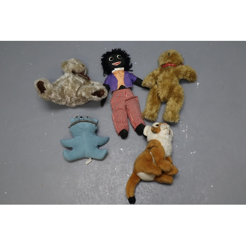 823 - A Selection of Soft Toys To Include Golly, Cat Zippersnapper, And More