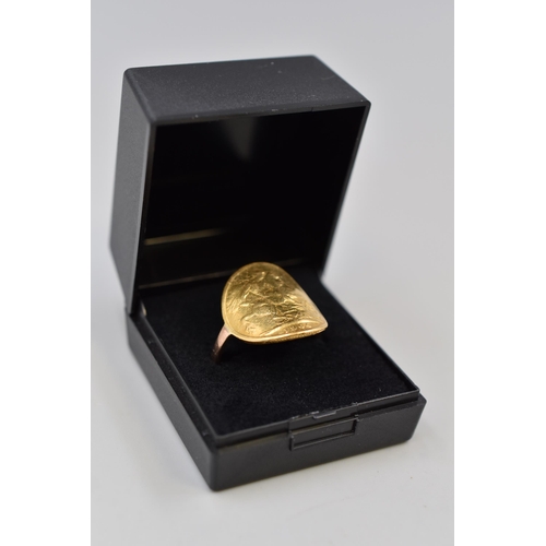 1 - Victoria 1900 Sovereign Mounted on 9ct Gold Shank (weight 9.19 grams) Size V Complete with Presentat... 