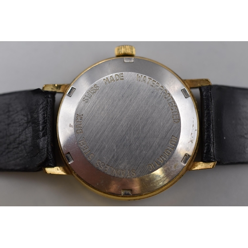 81 - Accurist 21 Jewels Automatic Date adjust Gents Watch with Leather Strap (Working)