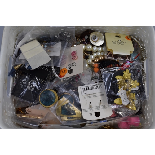 86 - Large Selection of Mixed Unsorted Jewellery (1.8kg)