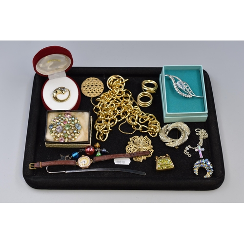 96 - Selection of costume jewellery