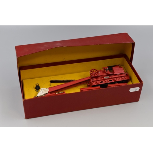 157 - Hornby Dublo (4620) Breakdown Crane with Match Trucks and Screw Jacks for 00 Gauge