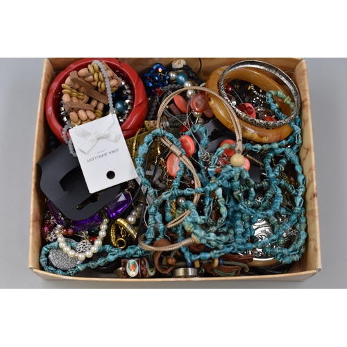 389 - Large Selection of Mixed Unsorted Jewellery (1.3kg)