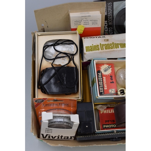 403 - Mixed selection of Vintage Camera Accessories