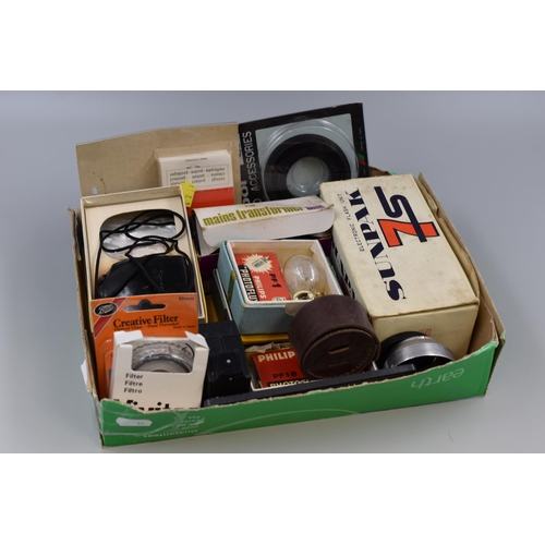 403 - Mixed selection of Vintage Camera Accessories