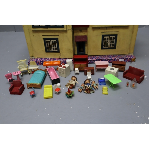 487 - Vintage Triang Dolls House (23