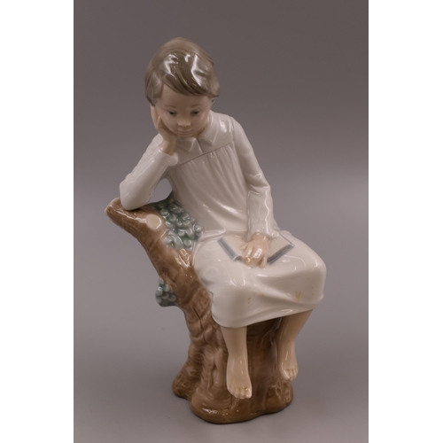 249 - A Lladro Daisa Thinker Porcelain Figure, Approx 8.5