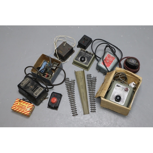 757 - Selection of Model Train Accessories including power Control Unit, Marshall Controller, Triang Power... 