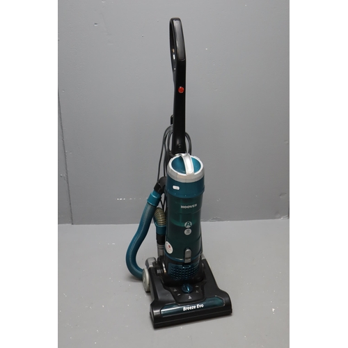 600 - A Hoover Breeze Evo Vacuum Cleaner, Powers on When Tested