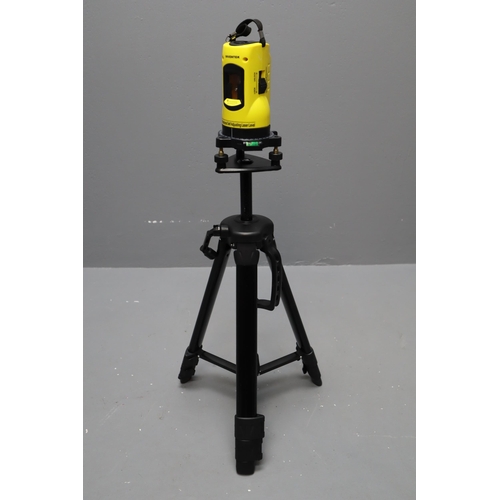 625 - Cased Iventek Professional Self Adjusting Laser Level working when tested.