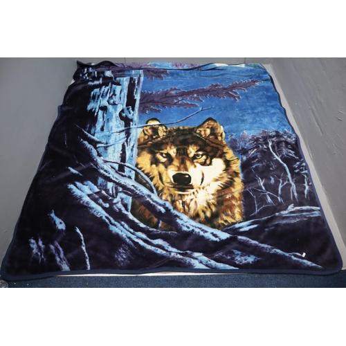 664 - LARGE Wolf Themed Fleecy Blanket/Throw Approx 90