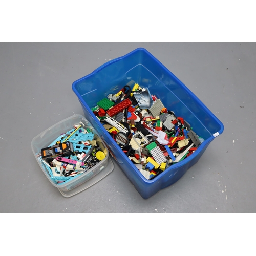 707 - LARGE tub with Lego Contents