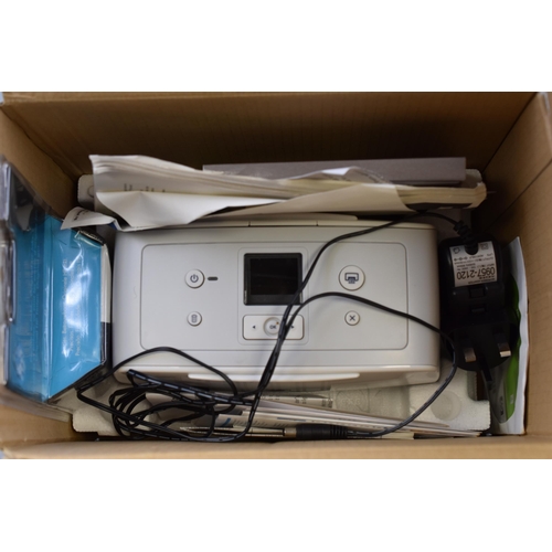 485 - HP Photosmart Mini Compact Printer with spare New 343 Colour Cartridge in Box. Powers on