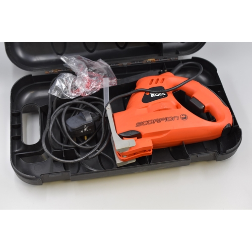 727 - Black & Decker 400V Electric Saw with 3 Blades (Powers On When Tested)