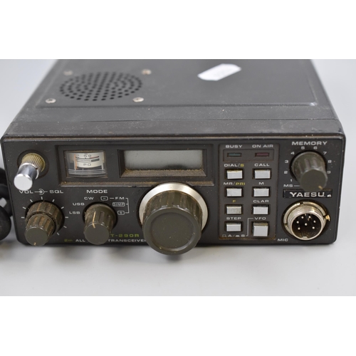 591 - Yaesu FT-290R 2m All Mode Transceiver with Microphone and Box