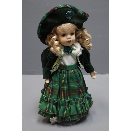 867 - Large Mixed Selection of Vintage Teddies and Dolls