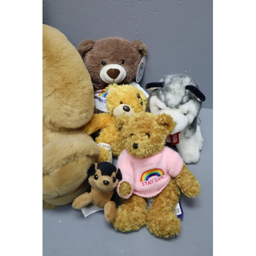 824 - Large Collection Of Soft Toys to Include 'Jellycat Fuddlewuddle Dragon, Keel Toys Fox, and Penguin a... 