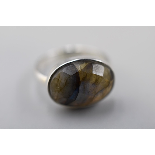 43 - A 925. Silver Labradorite Stoned Ring, Size P/Q. In Presentation Box