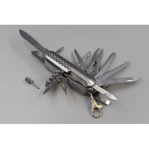 190 - Multifunctional Swiss Army Knife with Case