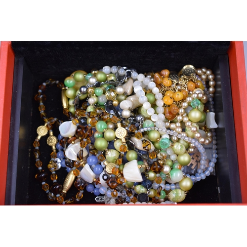 426 - Jewellery Box (hinge a/f) with a selection of unsorted contents