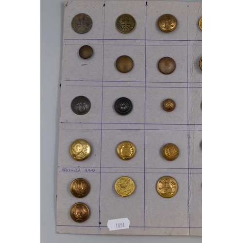 200 - Selection of Approx 30 Military Buttons