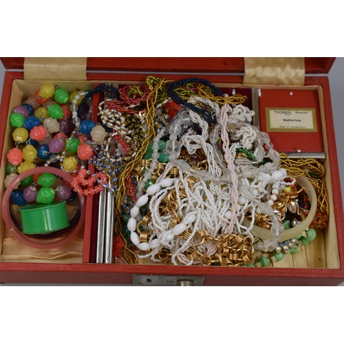 428 - Selection of Unsorted Jewellery in a Vintage Faux Leather Box