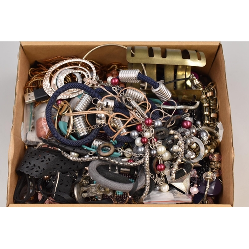 435 - Large Selection of Unsorted Jewellery (2.2kg)