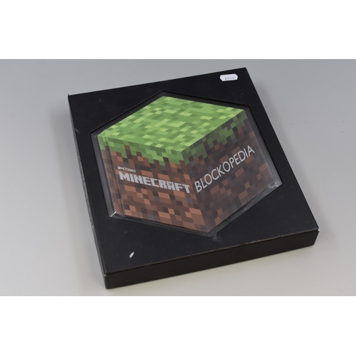 446 - Minecraft Mojang - Hardback Block Blockopedia Collectable Book