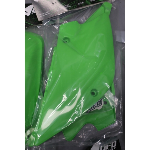 337 - Set of Brand New Kawasaki KX85 Motocross Bike Plastics to include Mudgaurd's, Side Panels and Number... 